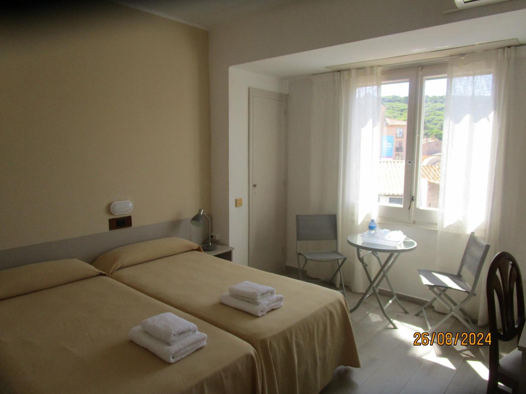 Hotel Apartaments Gesoria Porta Ferrada サン・フェリウ・ダ・ギショルス エクステリア 写真