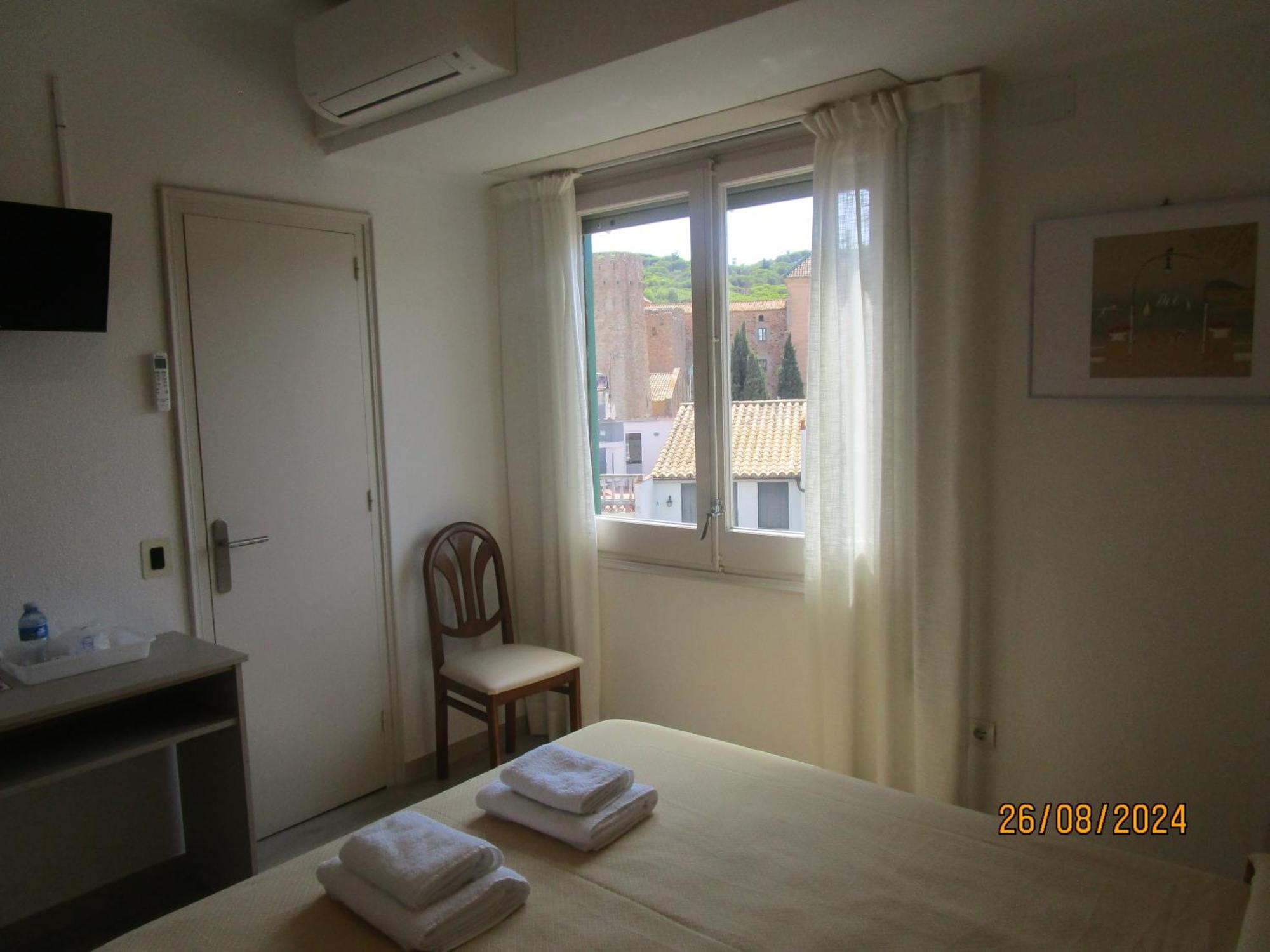 Hotel Apartaments Gesoria Porta Ferrada サン・フェリウ・ダ・ギショルス エクステリア 写真