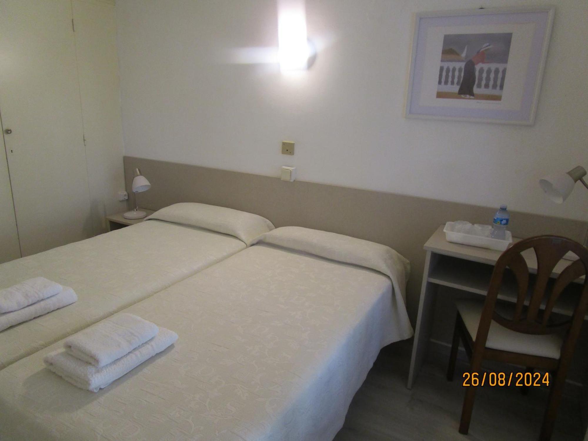 Hotel Apartaments Gesoria Porta Ferrada サン・フェリウ・ダ・ギショルス エクステリア 写真