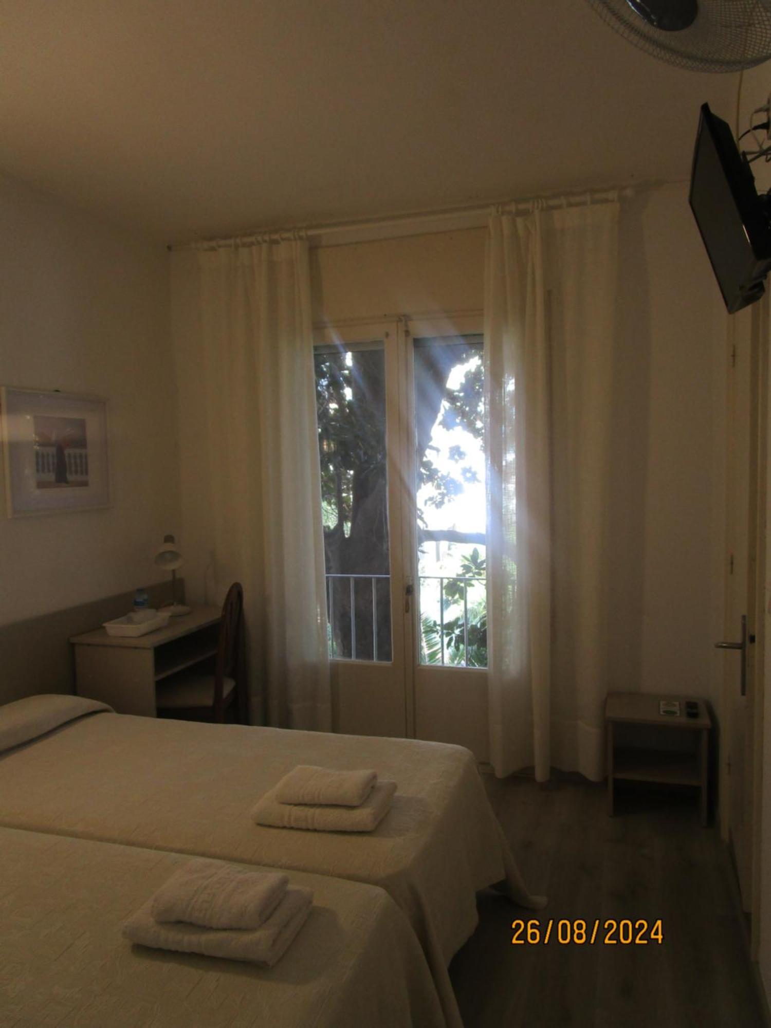 Hotel Apartaments Gesoria Porta Ferrada サン・フェリウ・ダ・ギショルス エクステリア 写真