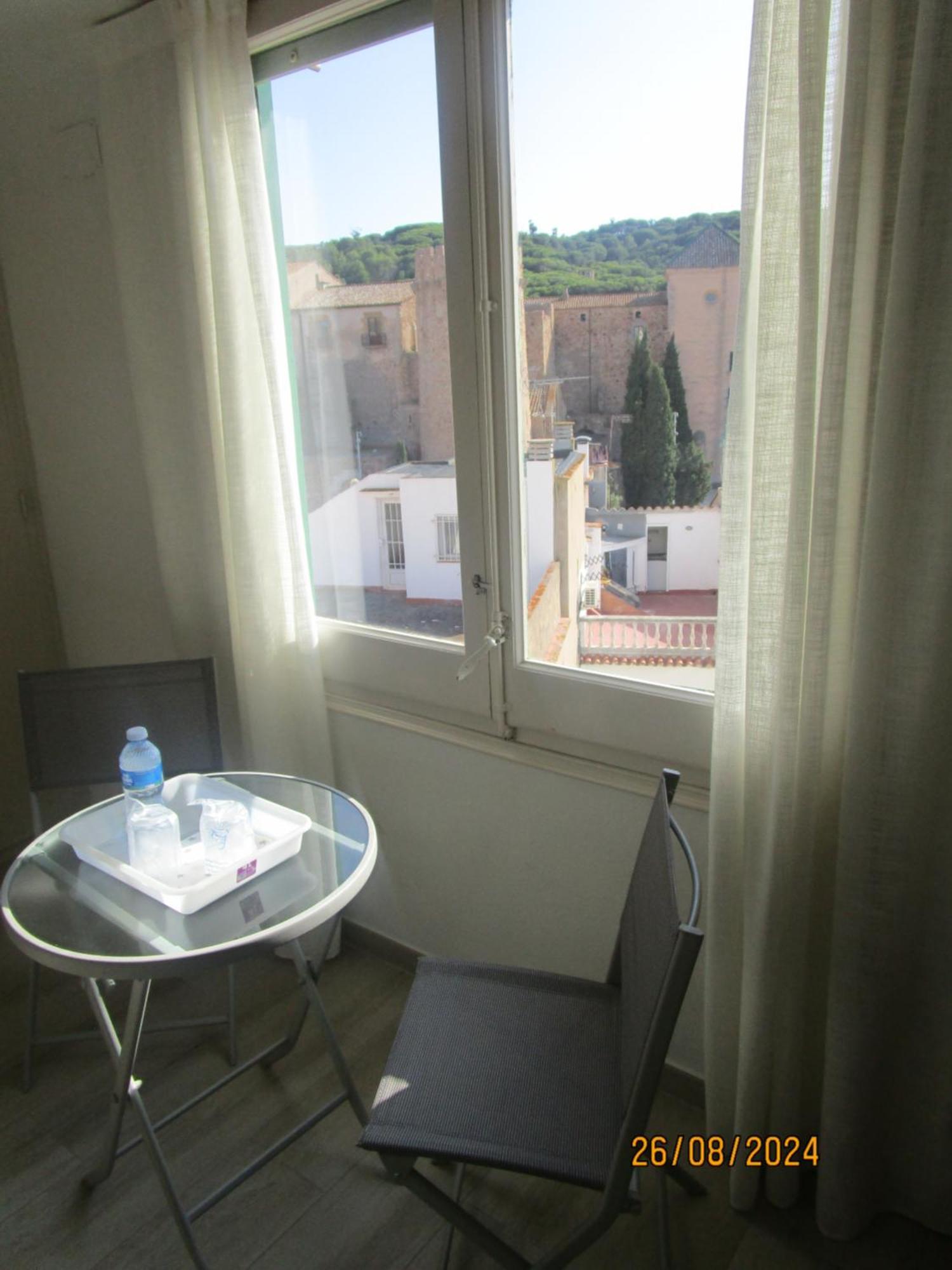 Hotel Apartaments Gesoria Porta Ferrada サン・フェリウ・ダ・ギショルス エクステリア 写真