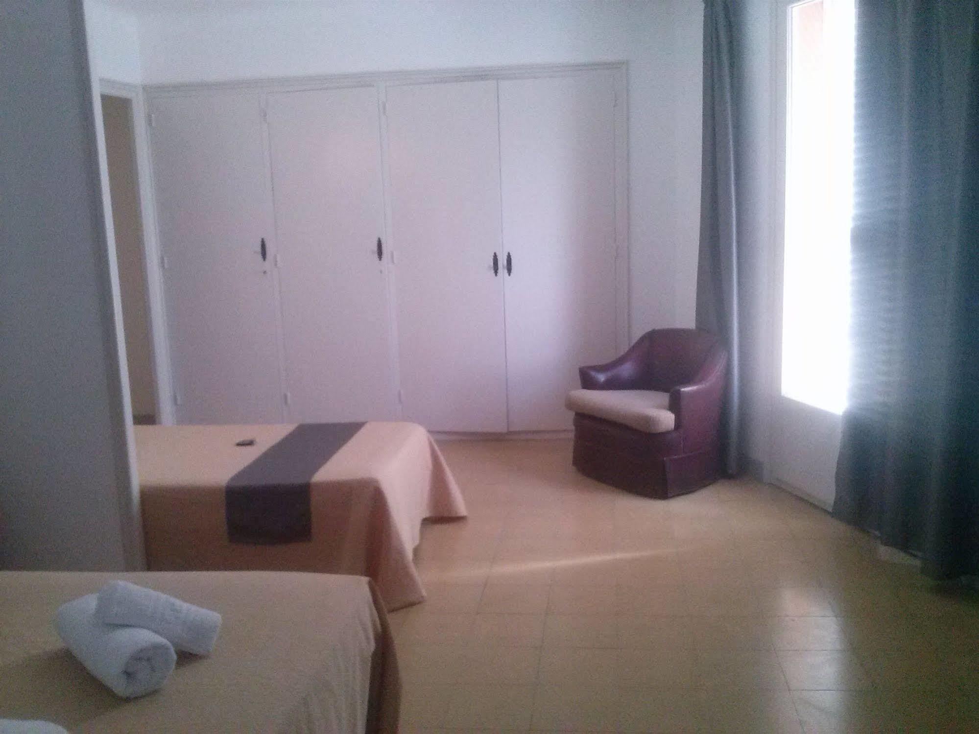 Hotel Apartaments Gesoria Porta Ferrada サン・フェリウ・ダ・ギショルス エクステリア 写真