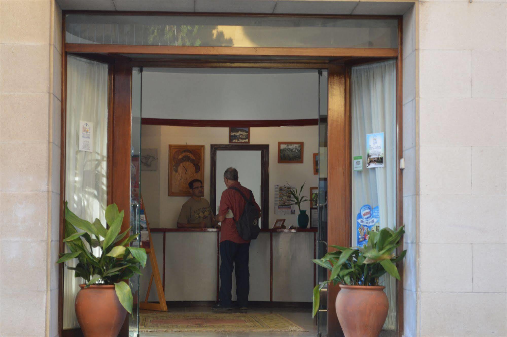 Hotel Apartaments Gesoria Porta Ferrada サン・フェリウ・ダ・ギショルス エクステリア 写真